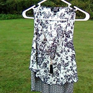 A. Byer Sleeveless top with necklace size Large
